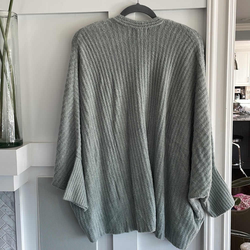 Barefoot Dreams Cozichic Ribbed Shrug Cardi Meadow Green NWT - Picture 6 of 11